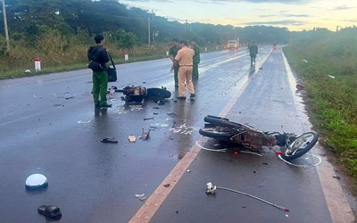 Khúc cua trên con đường làng